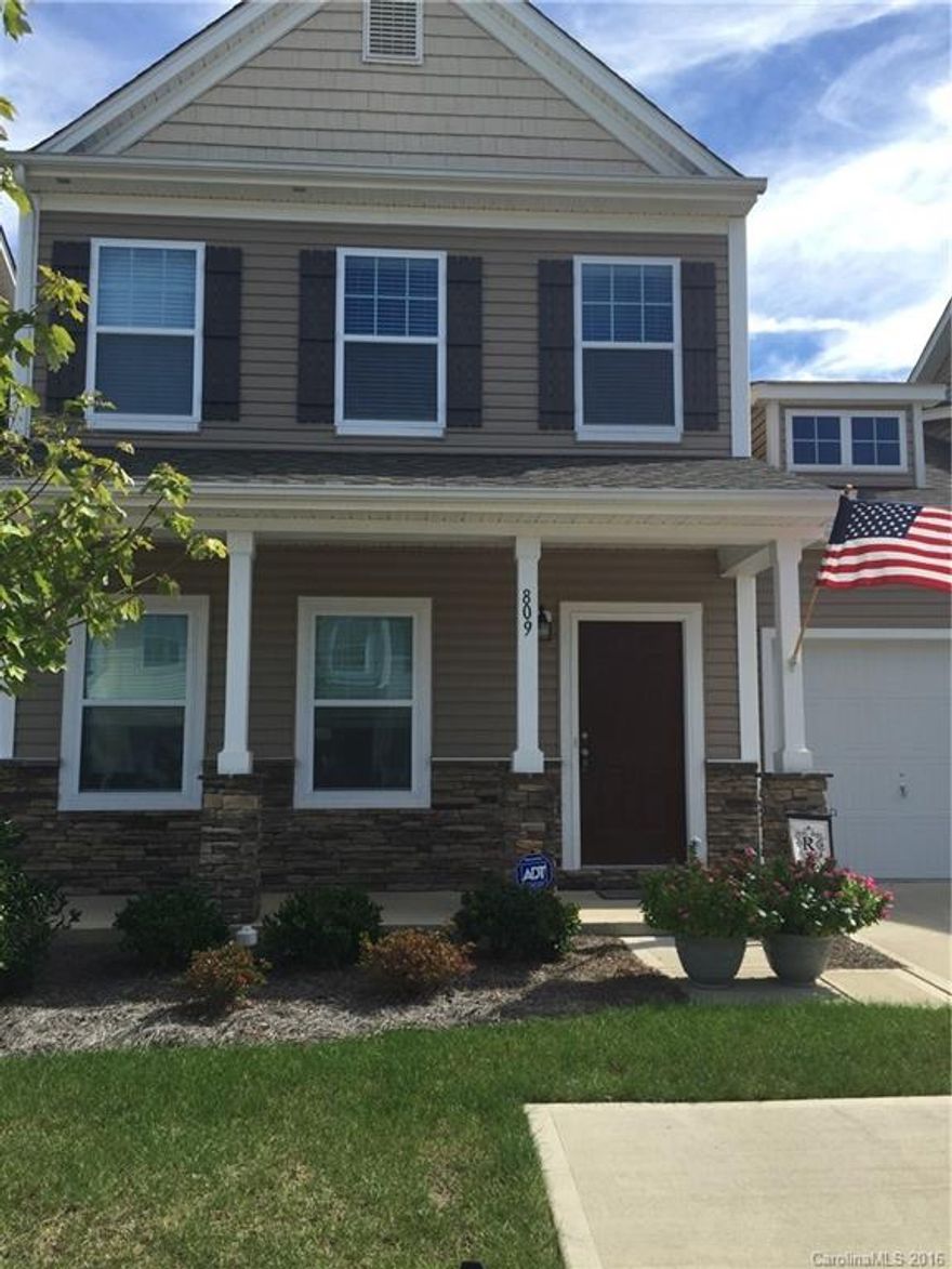 Beautiful Townhome in sought after Regent Park community. This lovely 3BR, 2.5BA home has Master on main level. Upper level has 2 spacious bedrooms plus log loft. Kitchen has granite countertops, stainless steel appliances and large breakfast bar. Minutes from I 77 and close to shopping. Hurry, this one will not last long!!! Proof of Renters is Required.