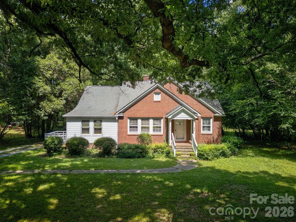 1822 W Sugar Creek Road