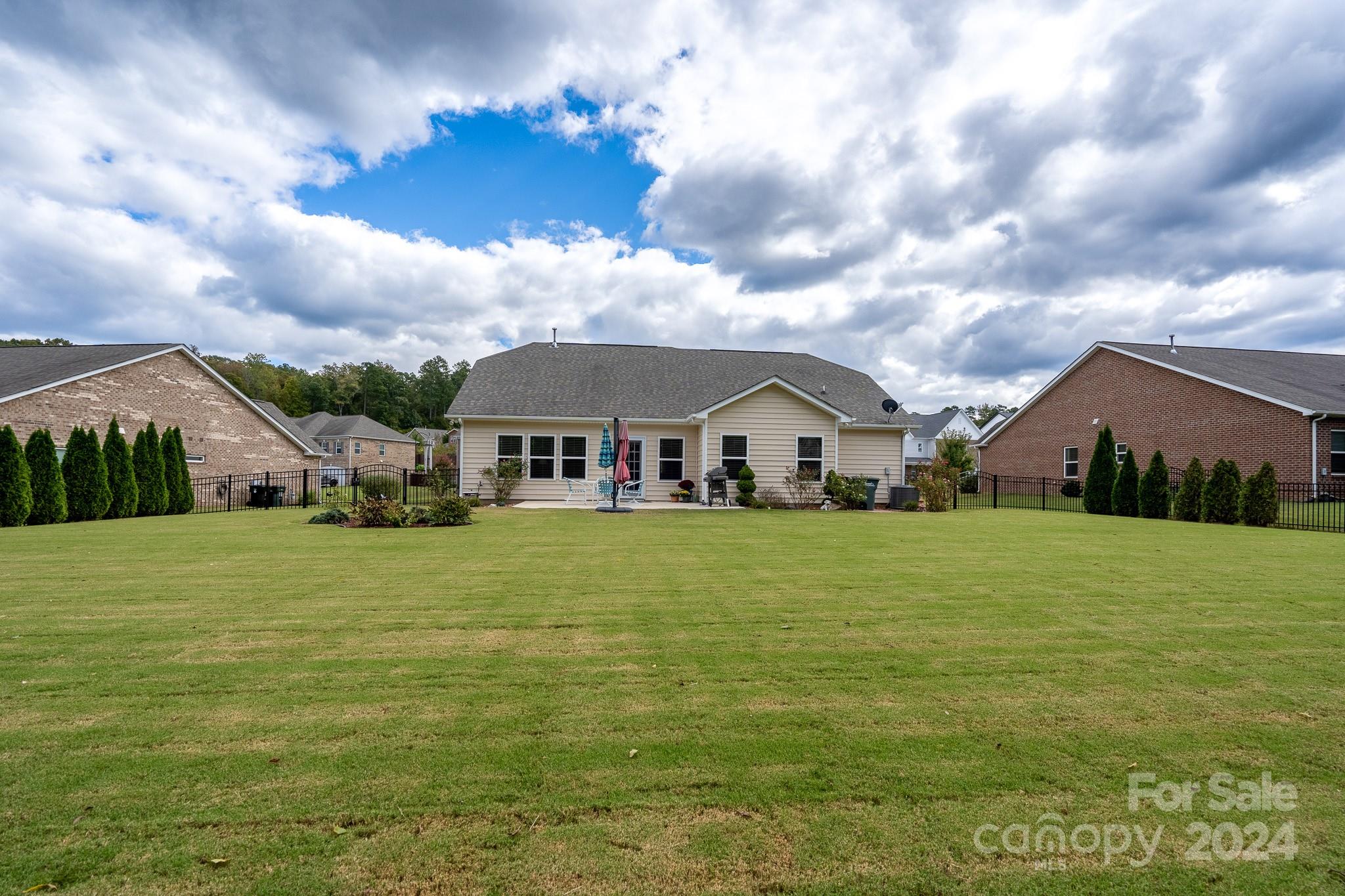 Pleasant Oaks - Residential