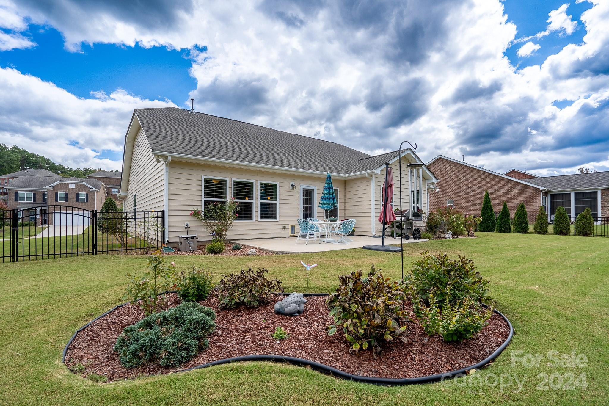 Pleasant Oaks - Residential