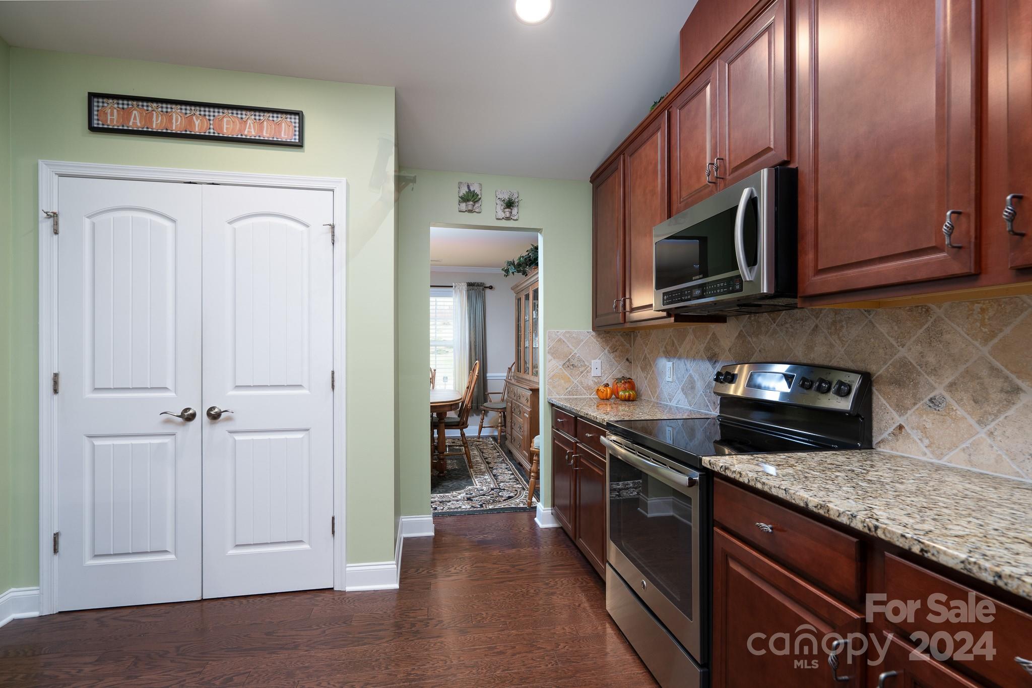 Pleasant Oaks - Residential