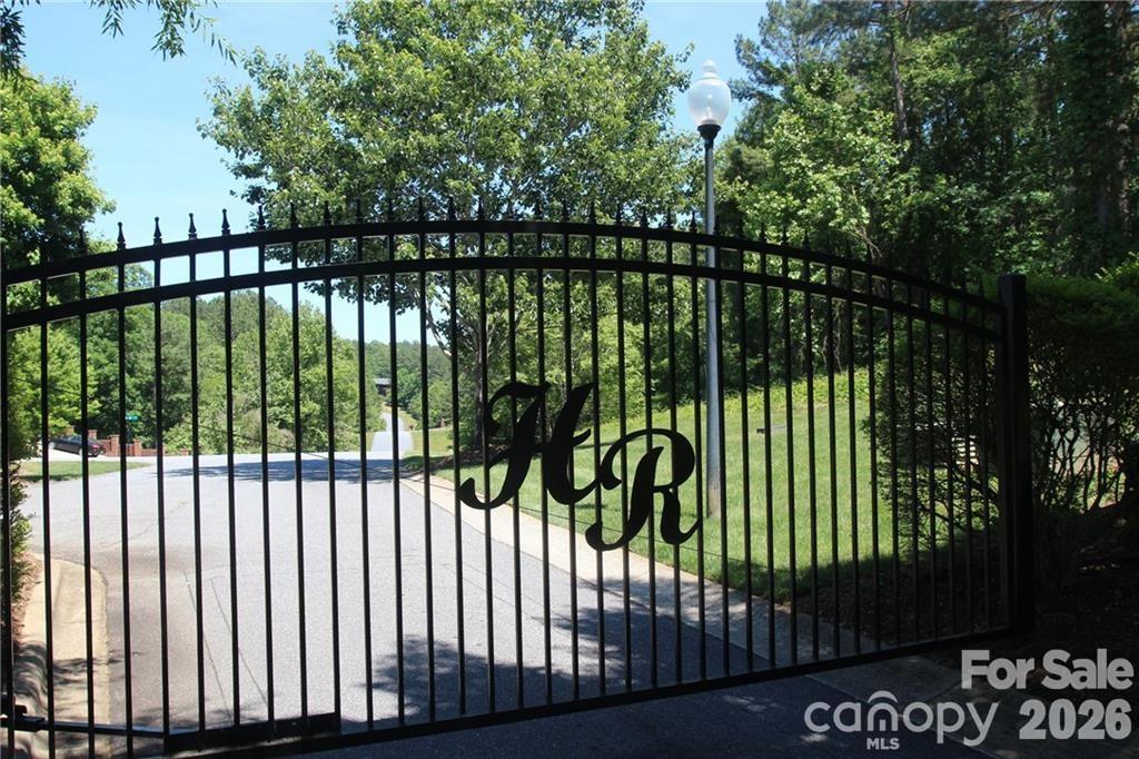 211 Ridge Top Drive 11