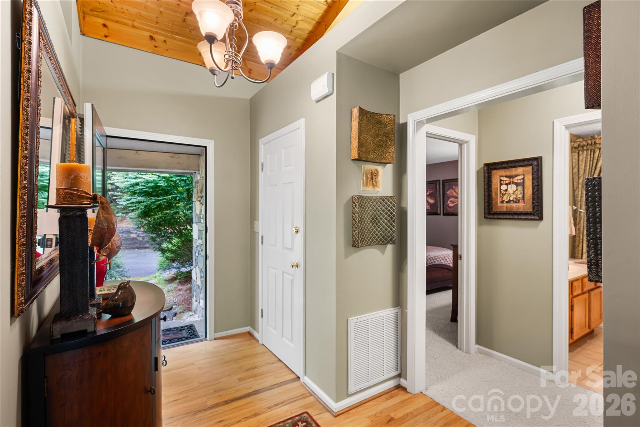 560 Toxaway Court