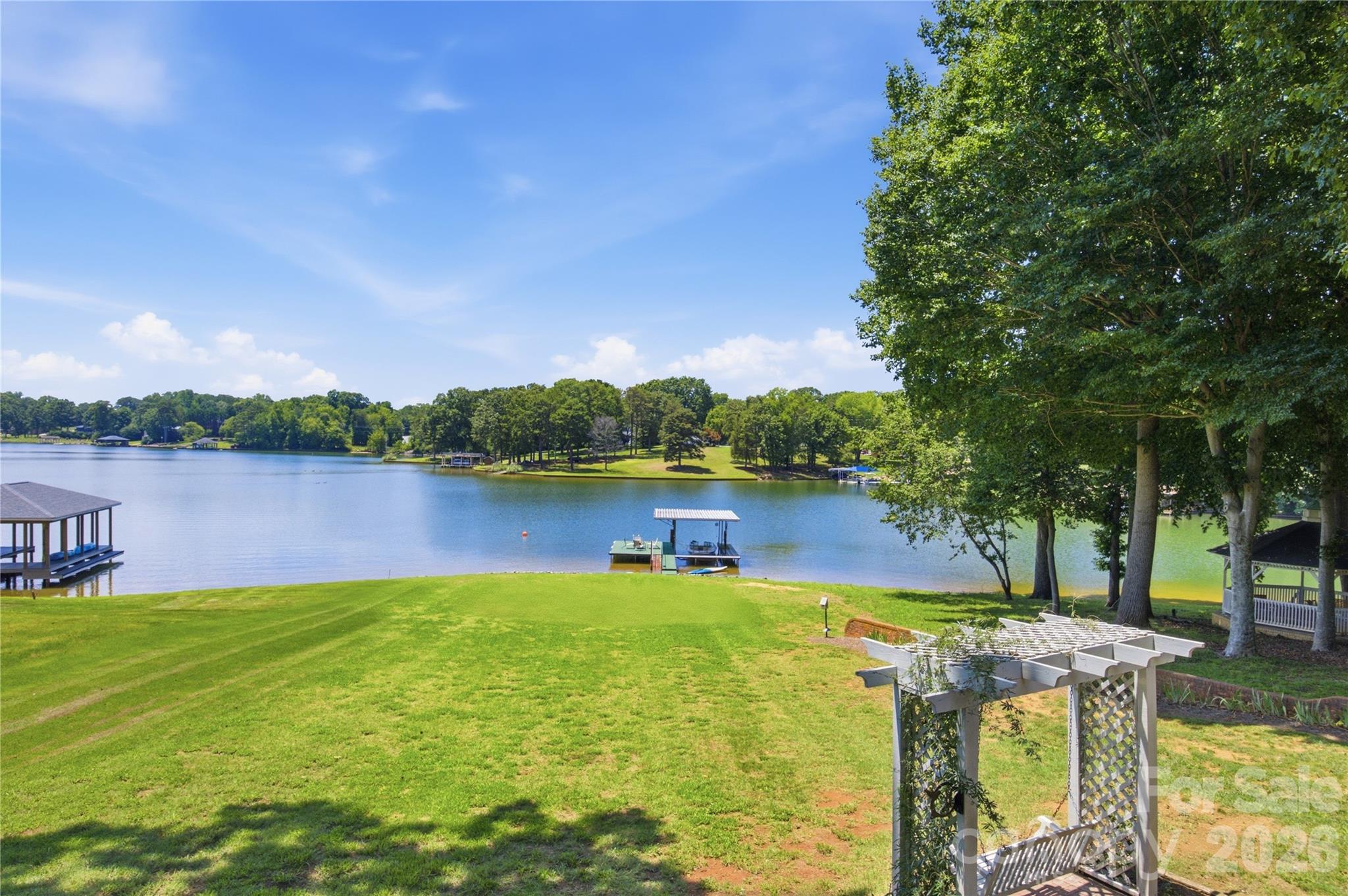 2216 Holly Lane