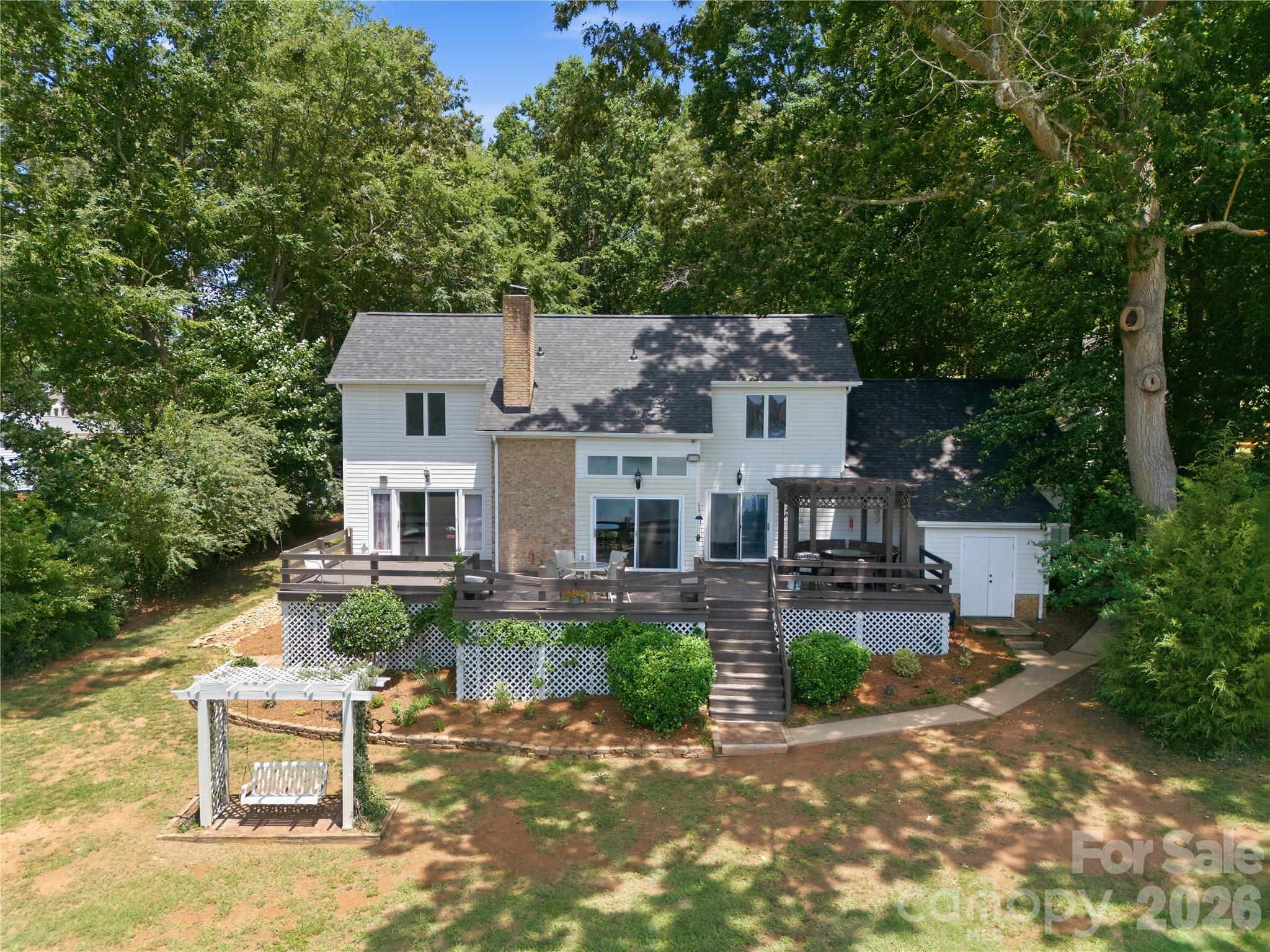 2216 Holly Lane