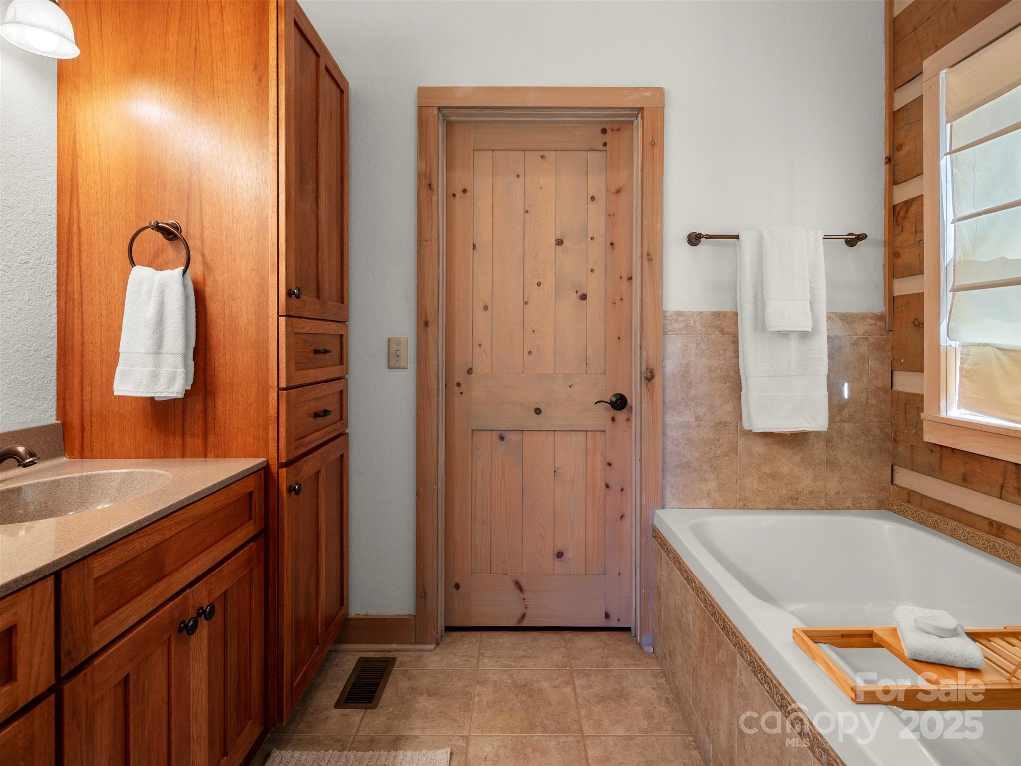 Cobblers Knob - Residential