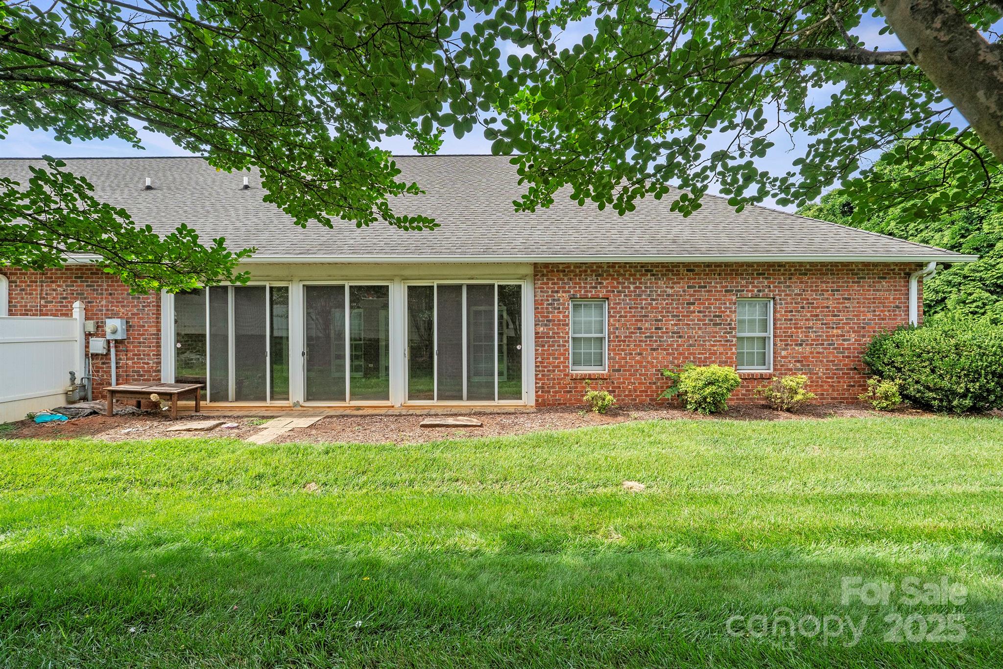 104 Mooreland Drive NE