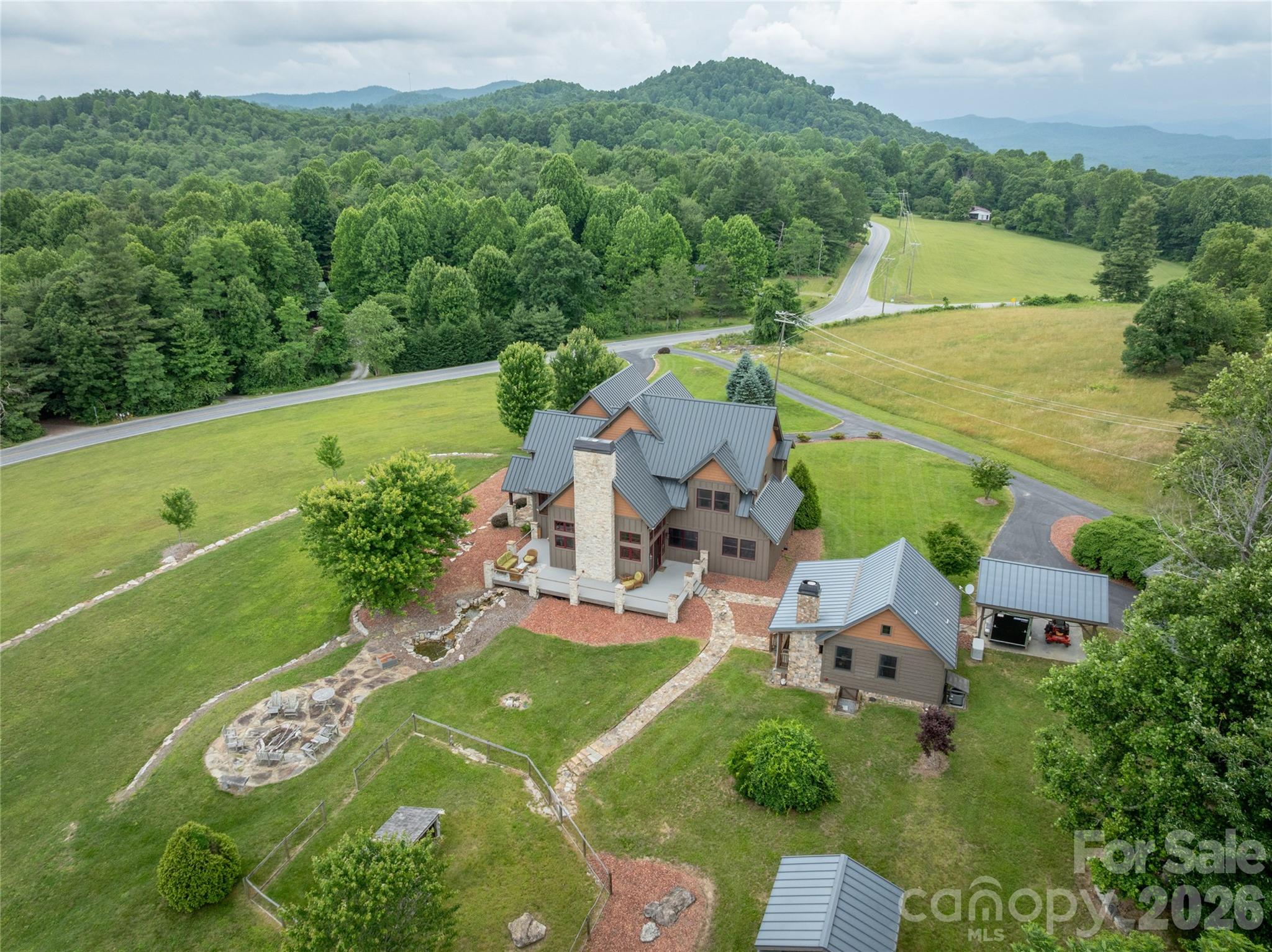 4862 Pinnacle Mountain Road