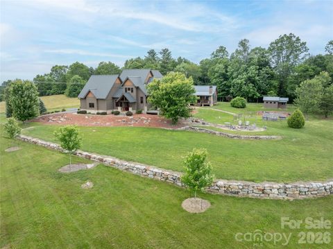 4862 Pinnacle Mountain Road Zirconia NC 28790