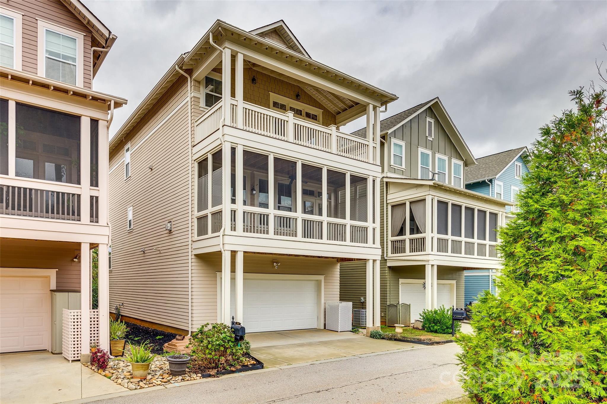 Riverwalk - Residential Lease