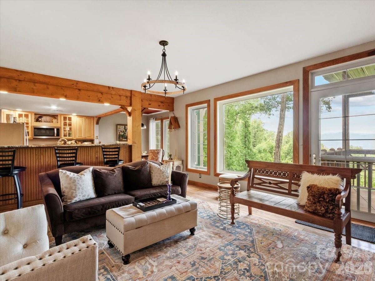 250 Creekside Way C202