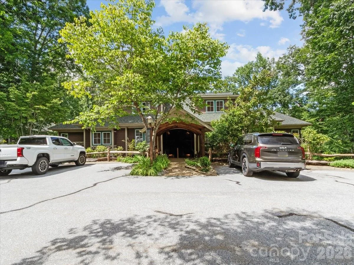 250 Creekside Way Unit C202, Burnsville, NC, 28714