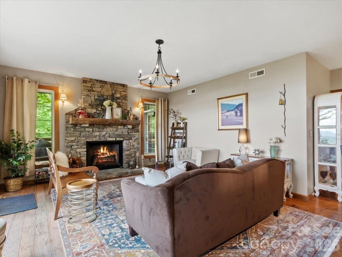 250 Creekside Way C202