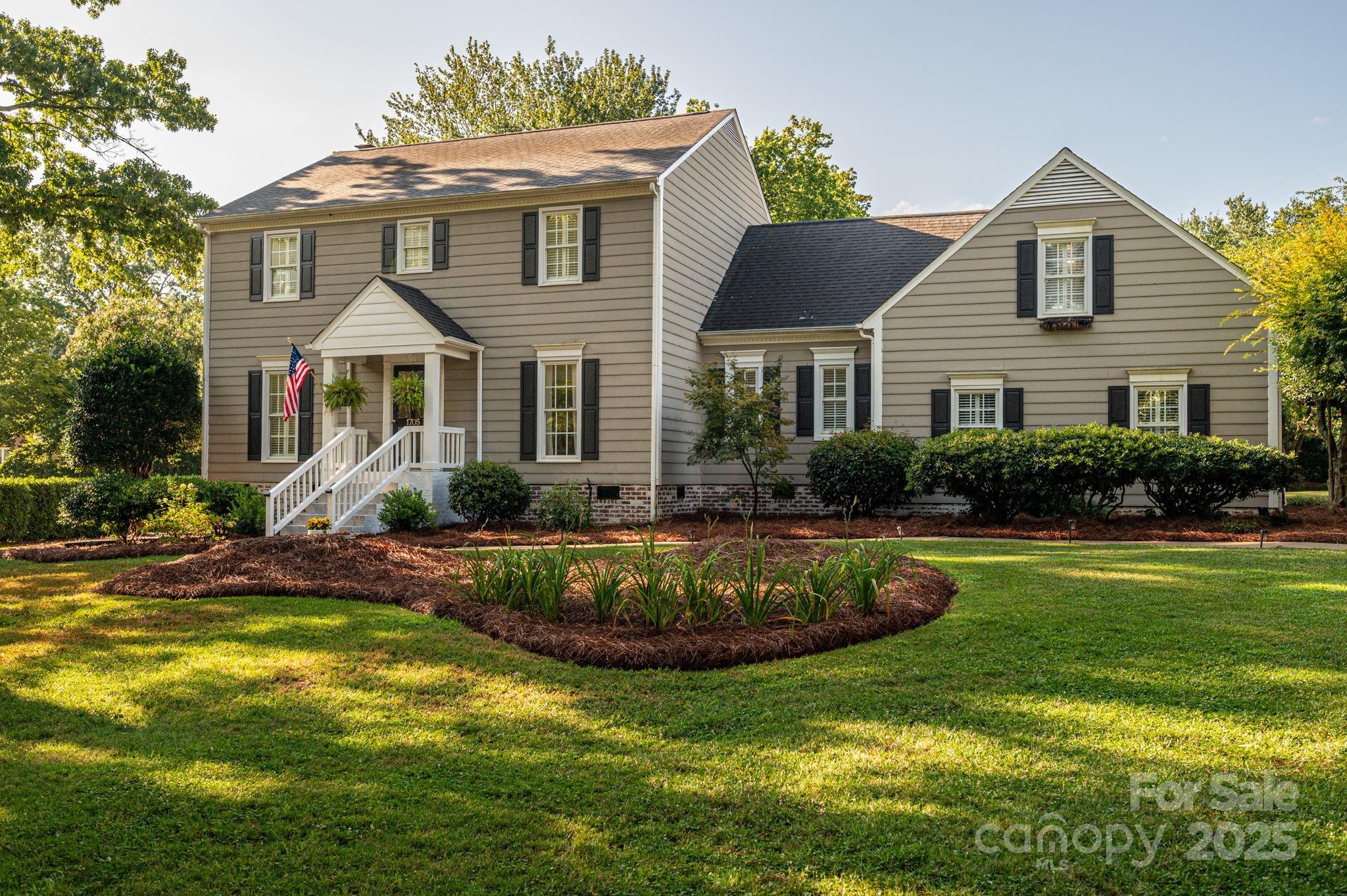 1705 Clubview Circle