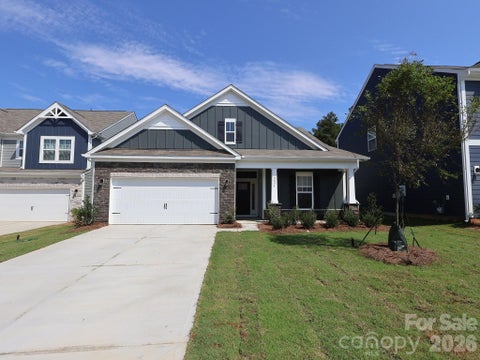 Photo of 8895 Visgrove Drive, Sherrills Ford, NC 28673 (MLS # 4401216)