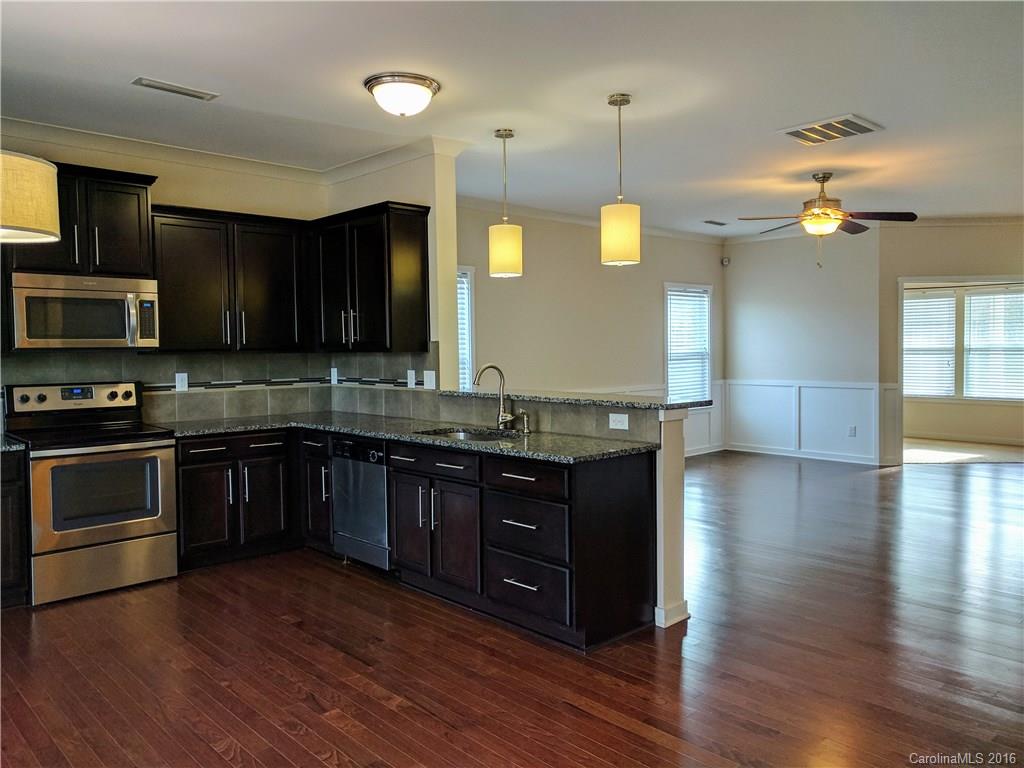 Newport Lakes - Residential