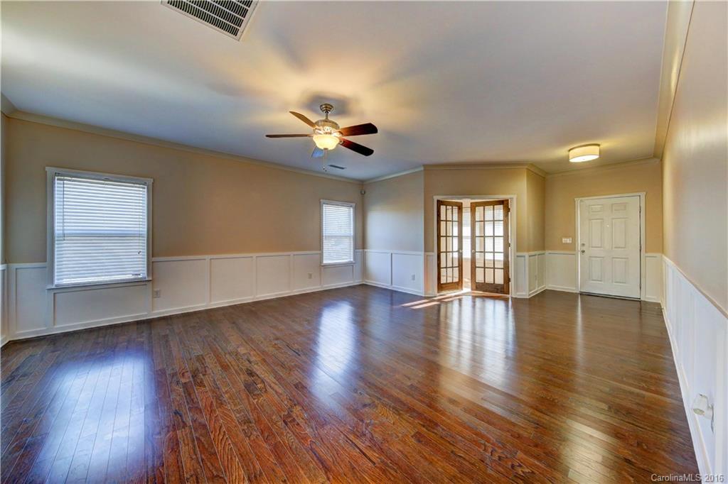 Newport Lakes - Residential