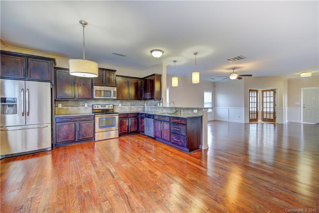 Newport Lakes - Residential