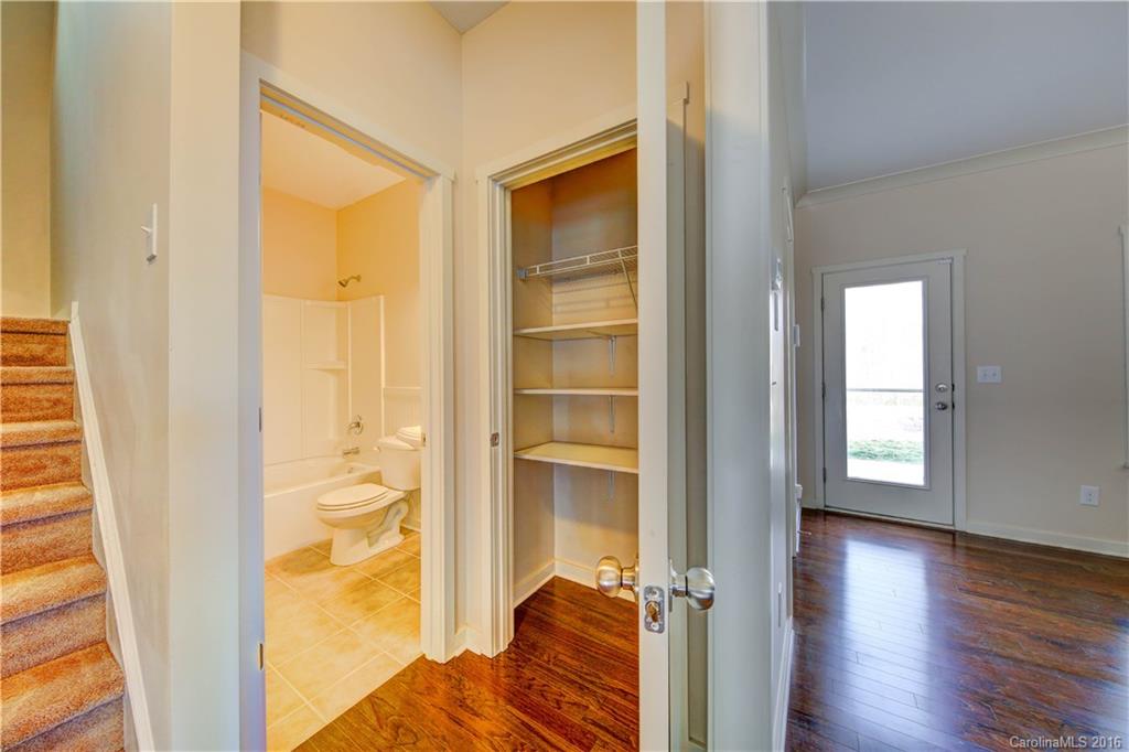 Newport Lakes - Residential