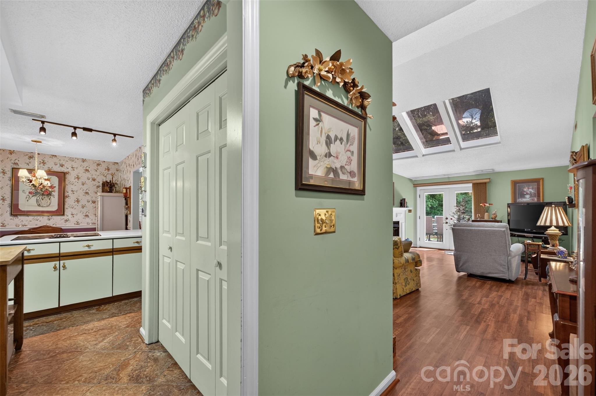 1630 12th Street NE