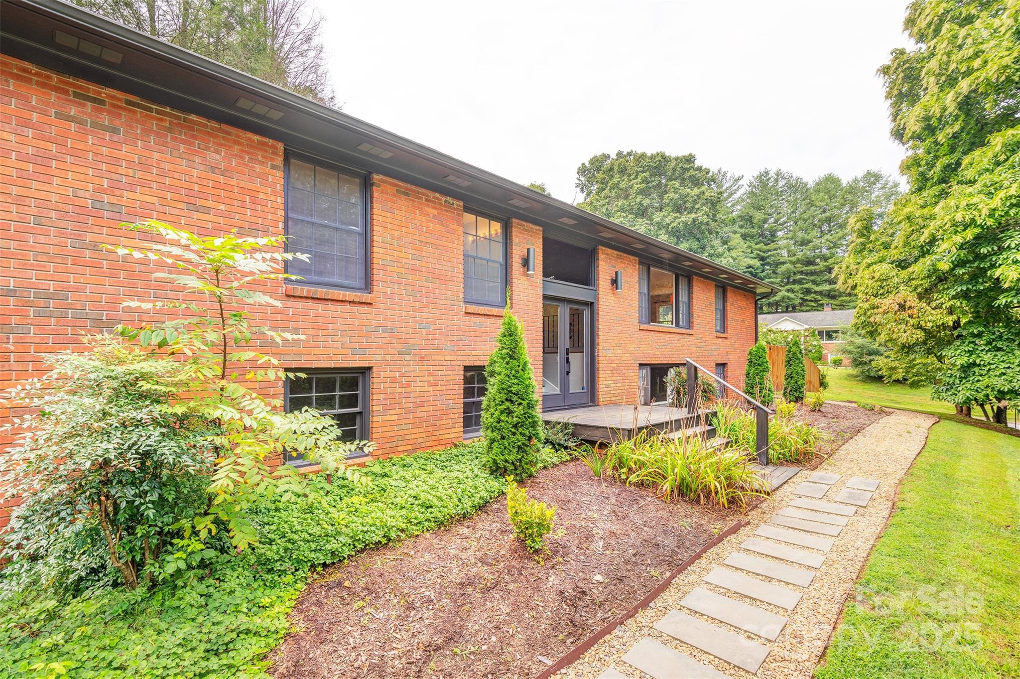 16 Beechwood Road