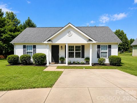 Photo of 734 Mistral Way, Charlotte, NC 28208 (MLS # 4399792)
