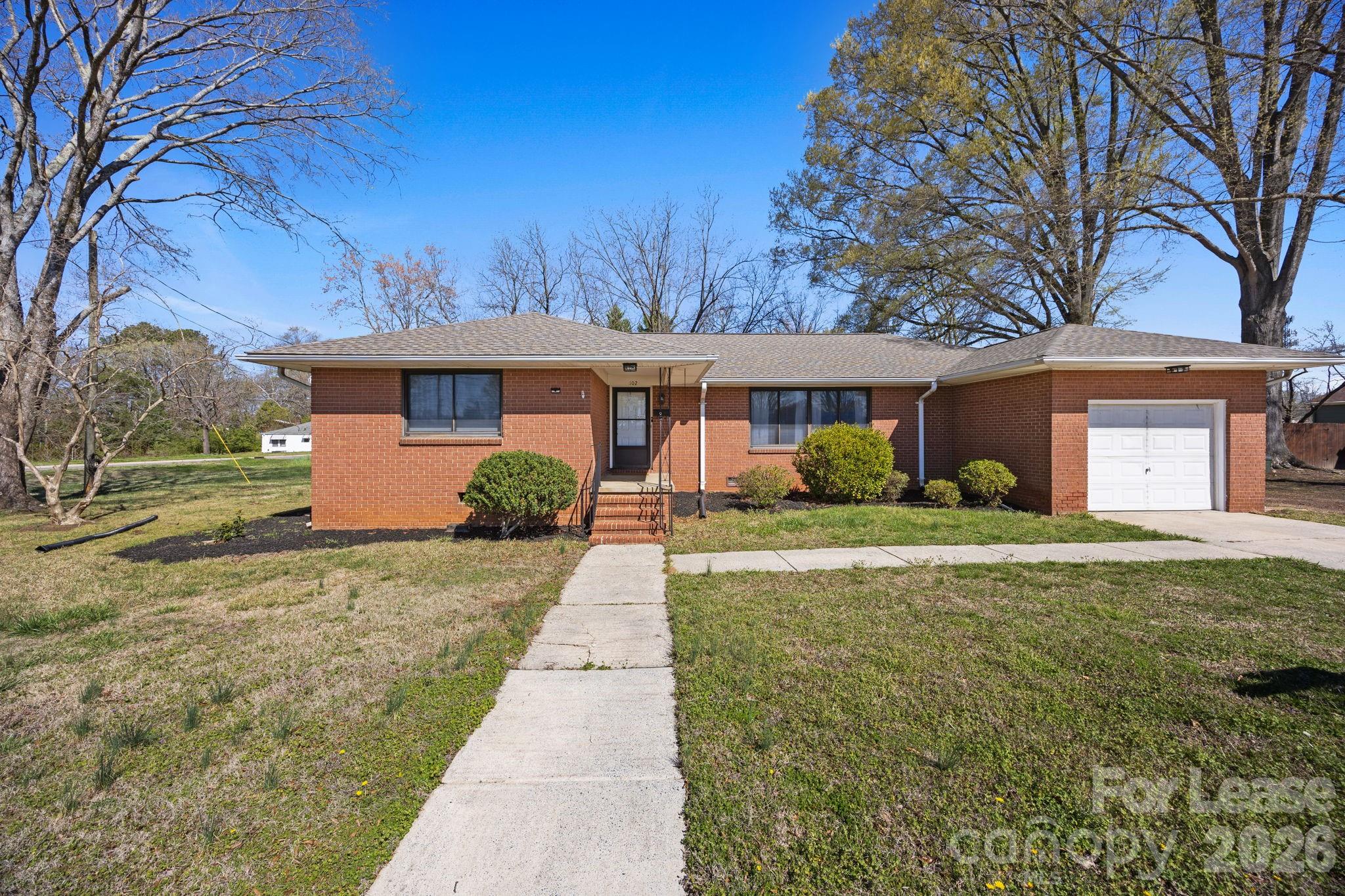 102 STEWART Street NW