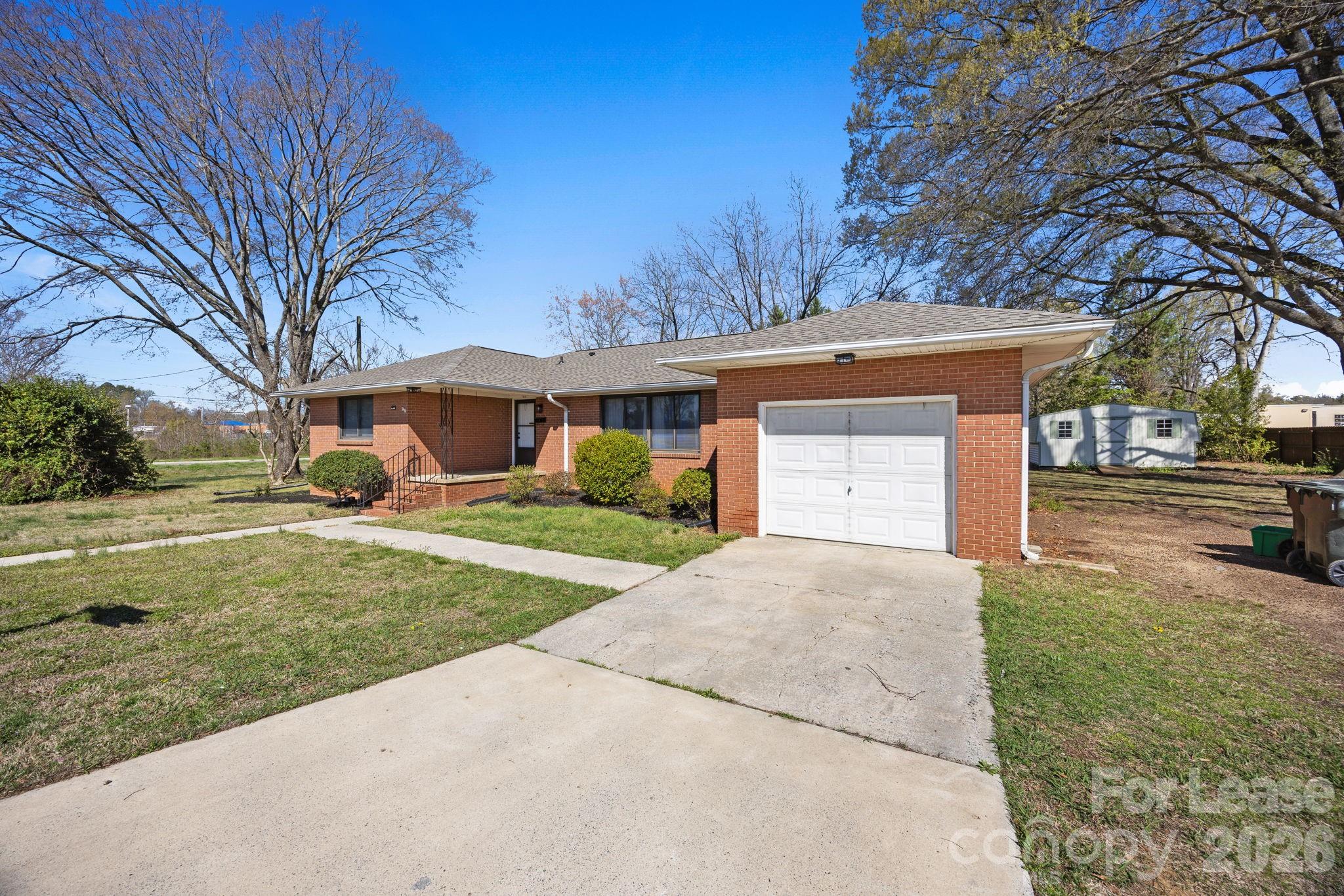 102 STEWART Street NW