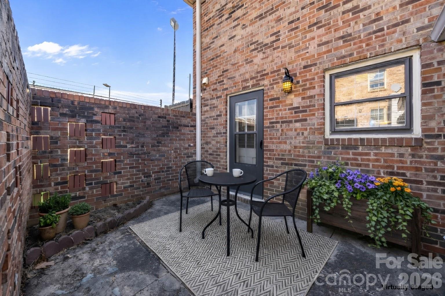 Carriage House - Residential