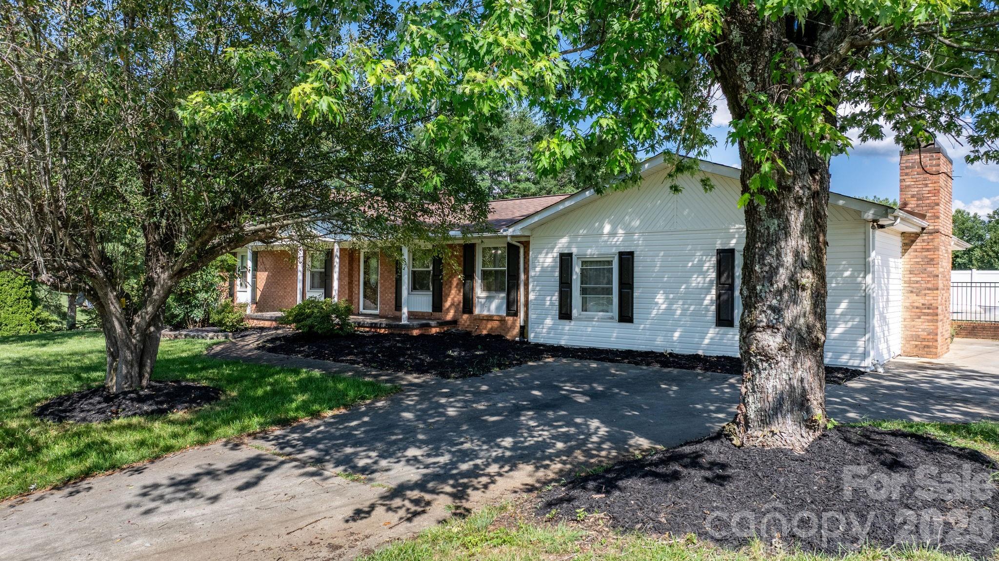 2596 SweetBriar Circle