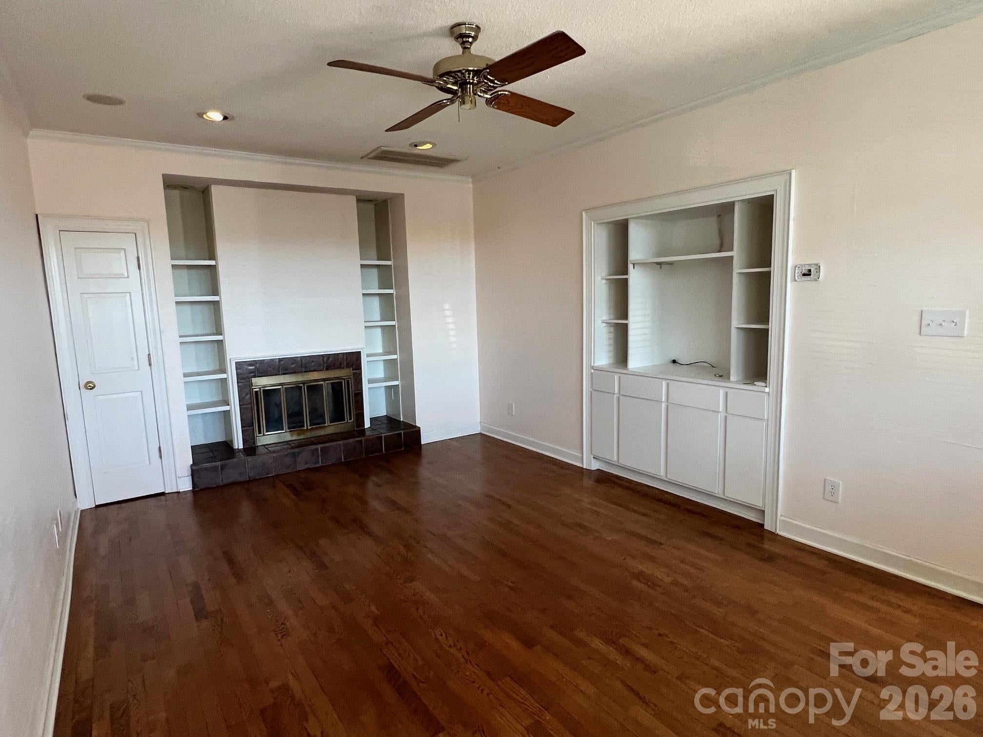 308 N Green Street Street 5
