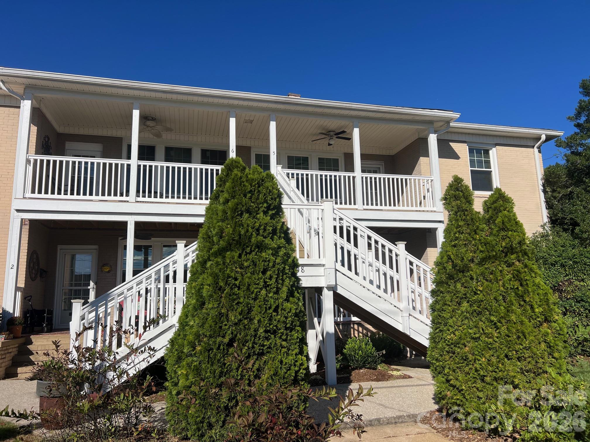 308 N Green Street Street 5