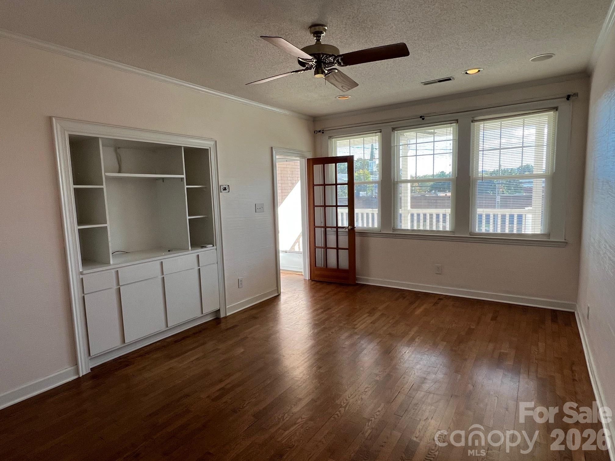 308 N Green Street Street 5