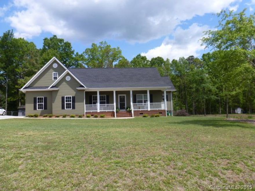 Come see for yourself, this beautiful 3BR, 2BA home in Arrowood Estates. Great country front porch, leads into large GR with tray ceiling, Fpl, lg kitchen w/breakfast area, granite countertops, appliances remain, lots of cabinets, MBR has walk-in closet. Great back porch, large yard for children to play, 2 car garage, and unfinished bonus room.