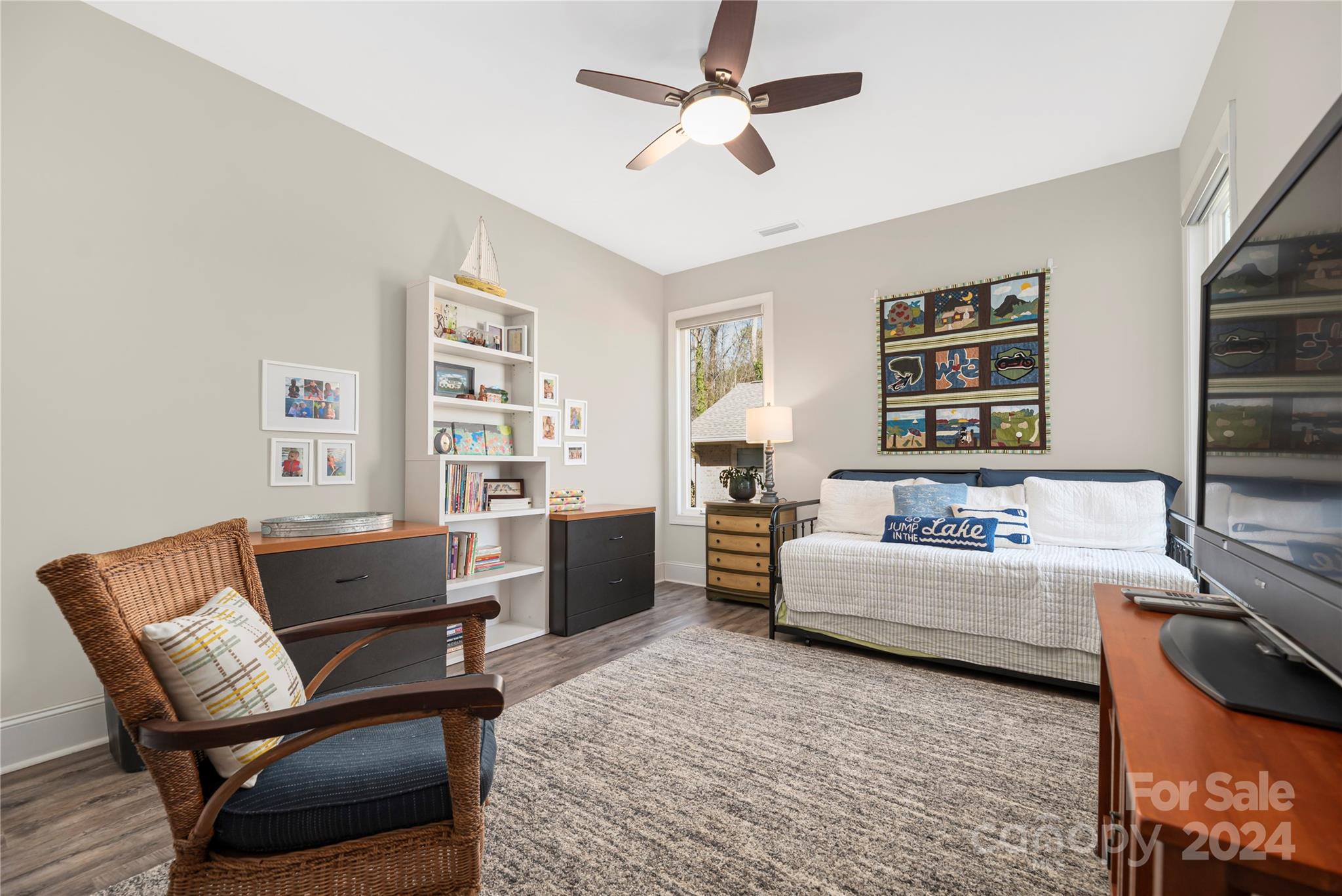 Colony Harbor - Residential