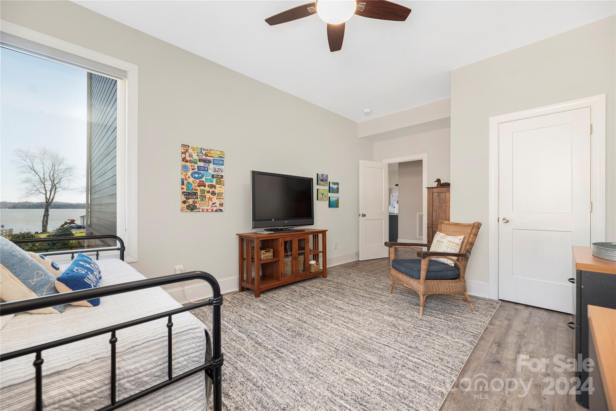 Colony Harbor - Residential