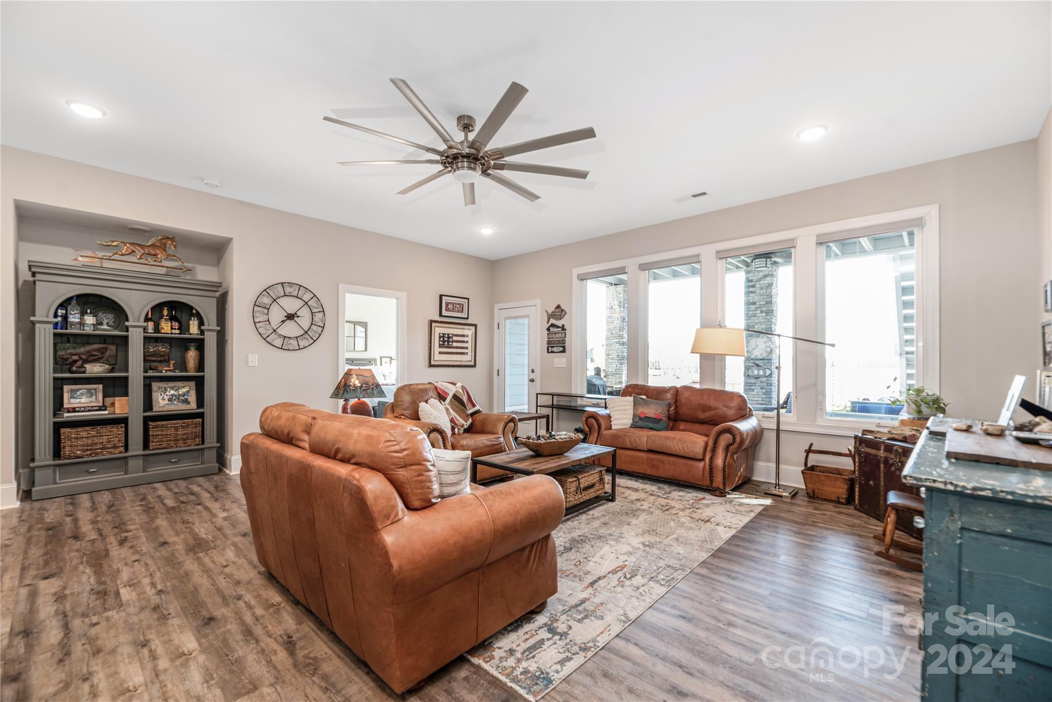 Colony Harbor - Residential