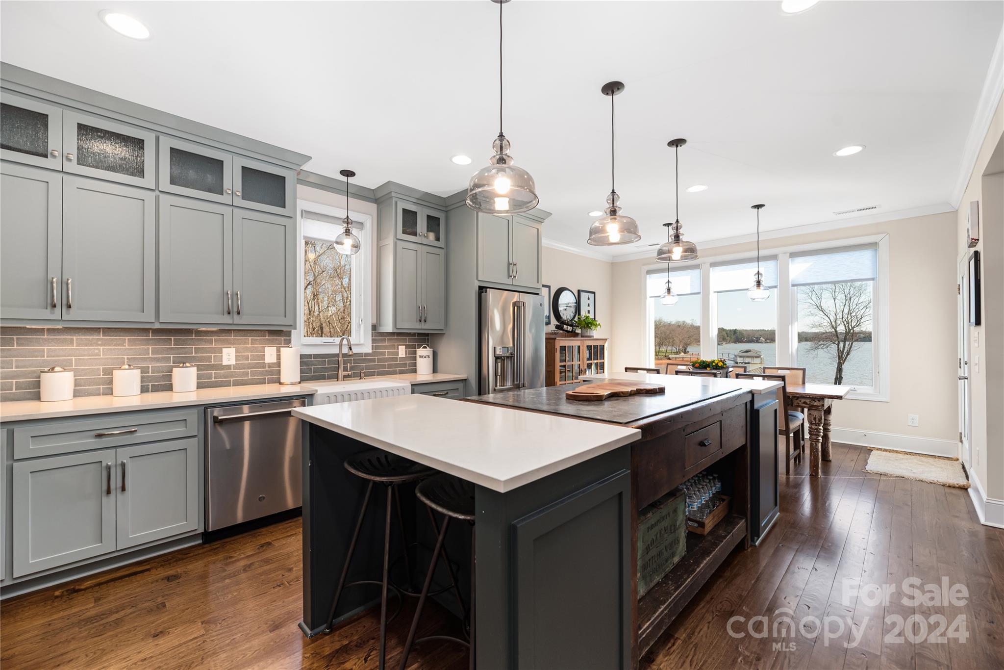 Colony Harbor - Residential