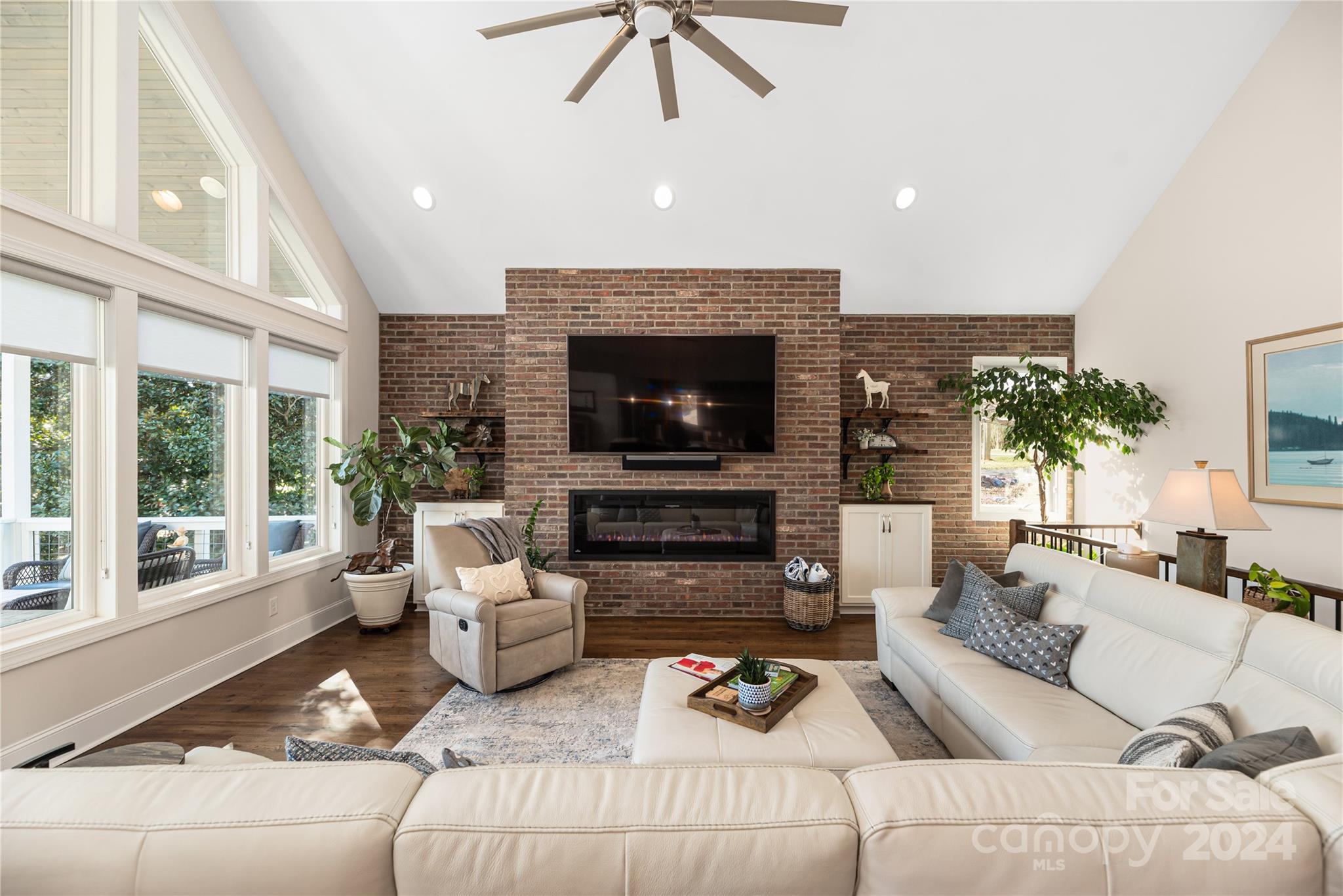 Colony Harbor - Residential