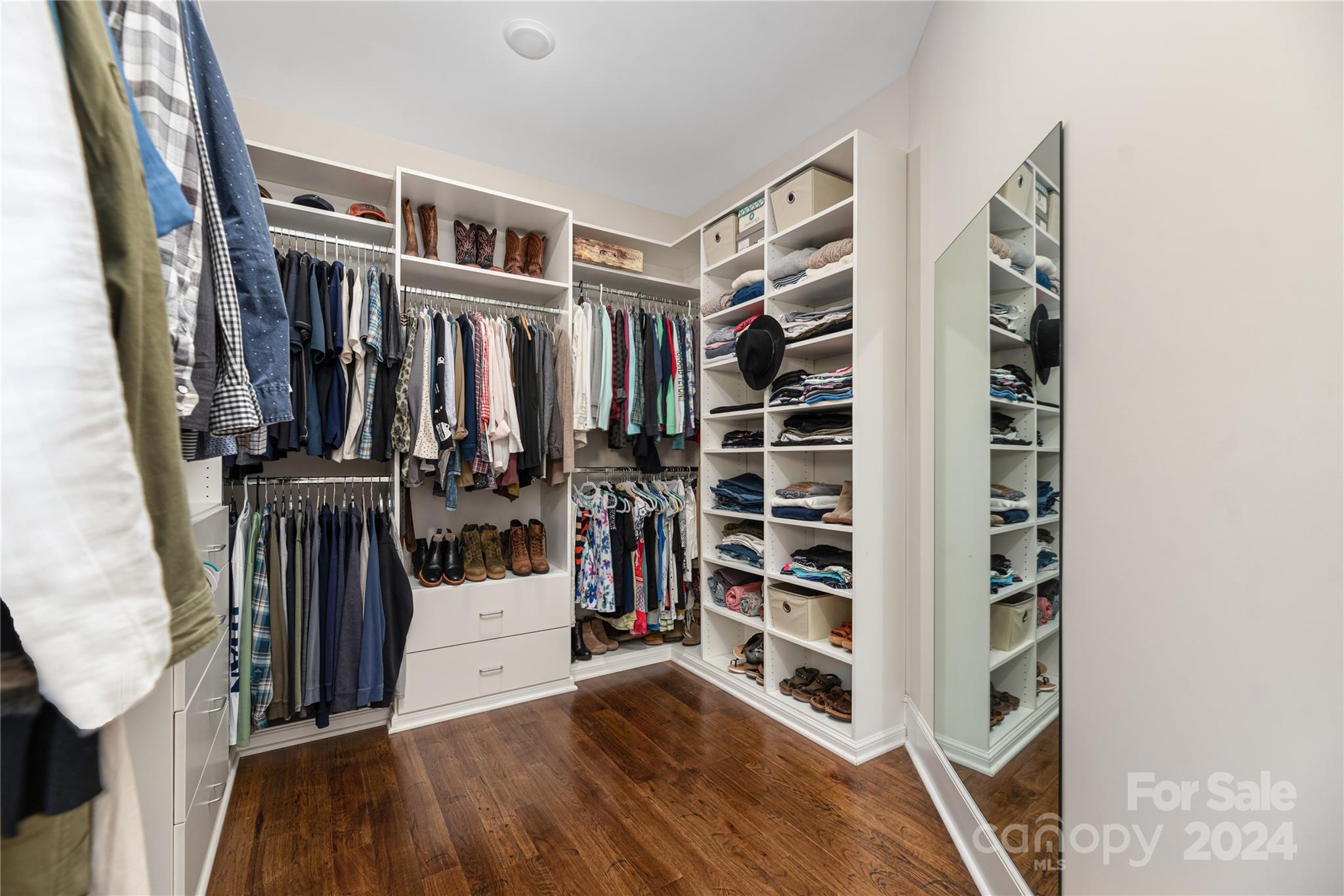 Colony Harbor - Residential