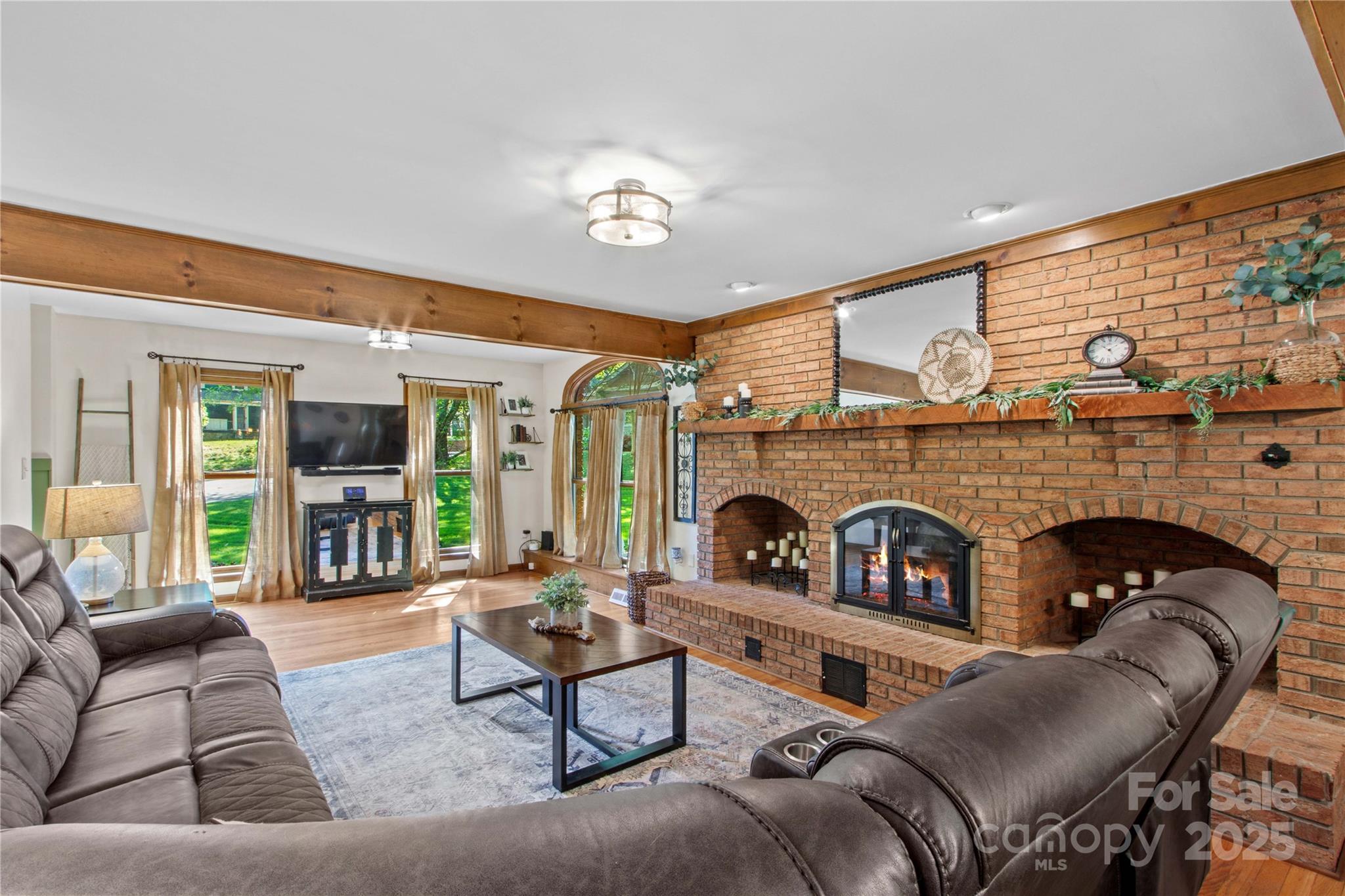 341 N Mulberry Street