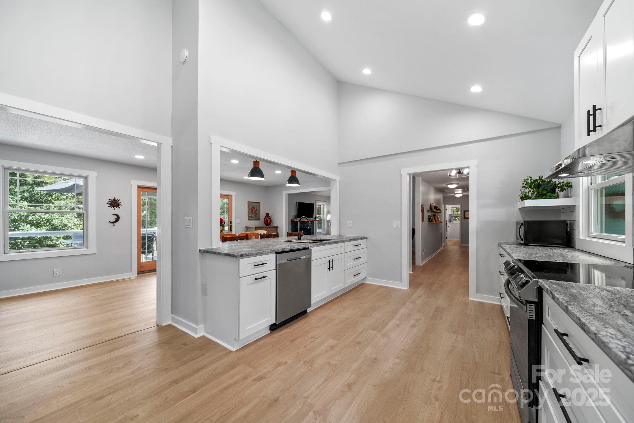 Tega Cay - Residential