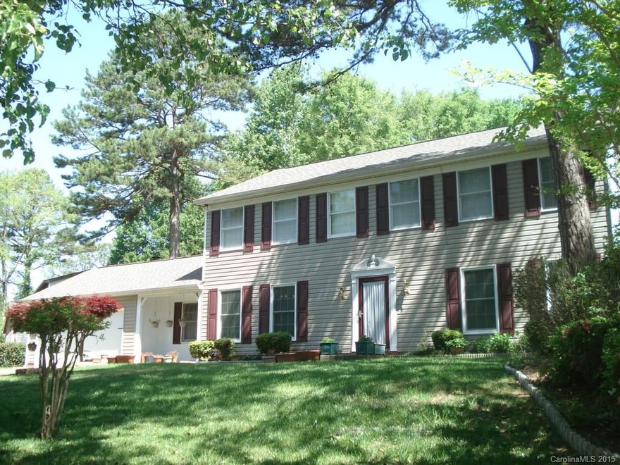 Wonderfully maintained 2 story 4 BR home in the highly desired Shadow Lake Community just off Carmel Rd, Close to shopping and dinning, only minutes away from major highways & Uptown, Large beautifully landscaped and fenced back yard, Plenty of space w/Both Formal Living & Dinning Room and Large Family room. Many Newer Updates included are Roof, Vinyl siding, Counter Tops, HVAC, Front Door & Storm Door & Sliding Glass Door, Don't miss Addl Rm being used as office space between Kitchen & Garage.