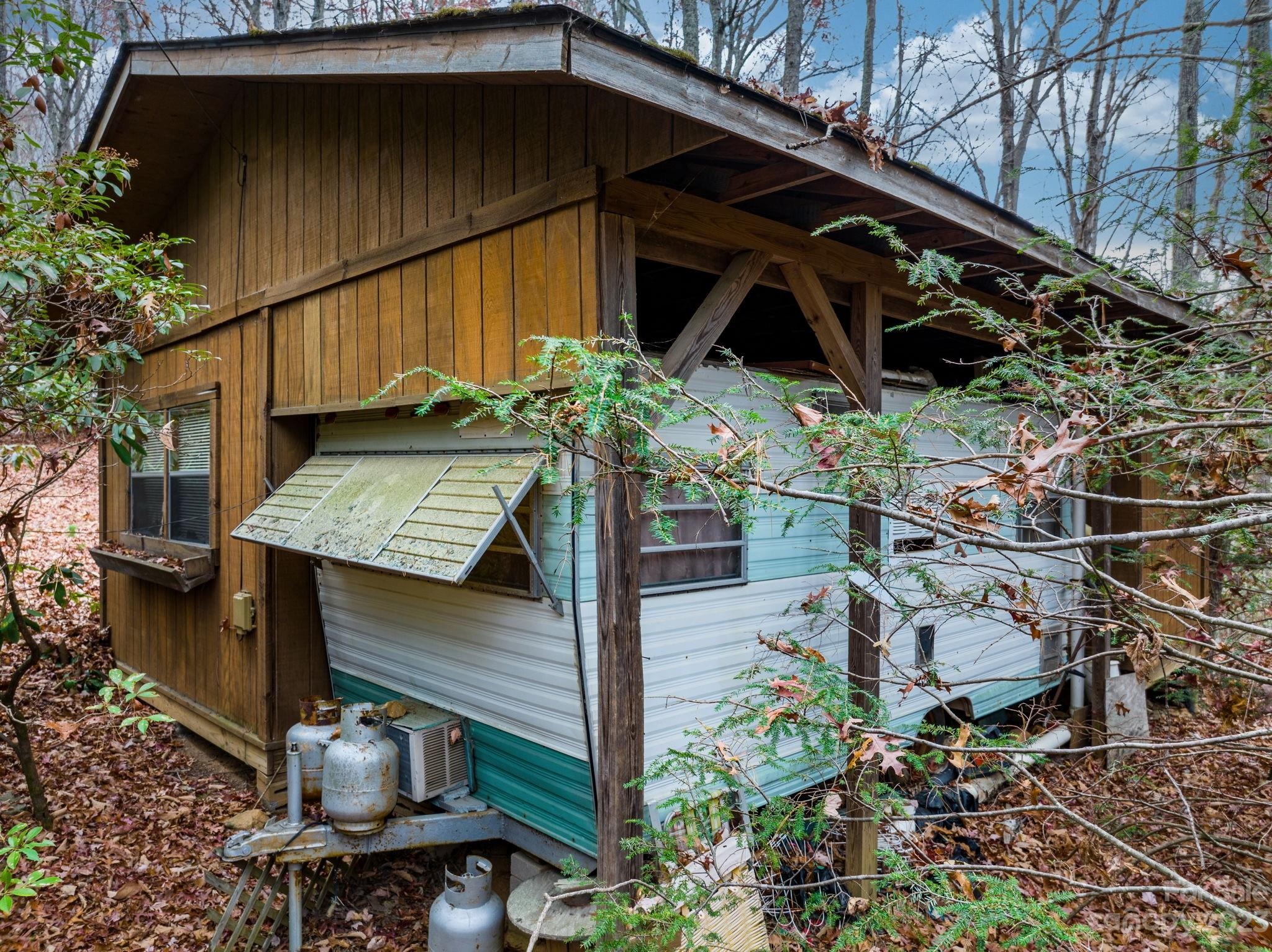 Bear Den Acres - Land