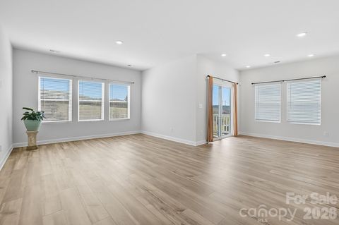 1020 Alicante Avenue Charlotte NC 28214