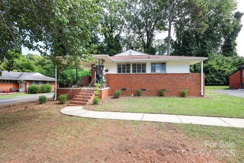 1424 Wembley Drive Charlotte NC 28205
