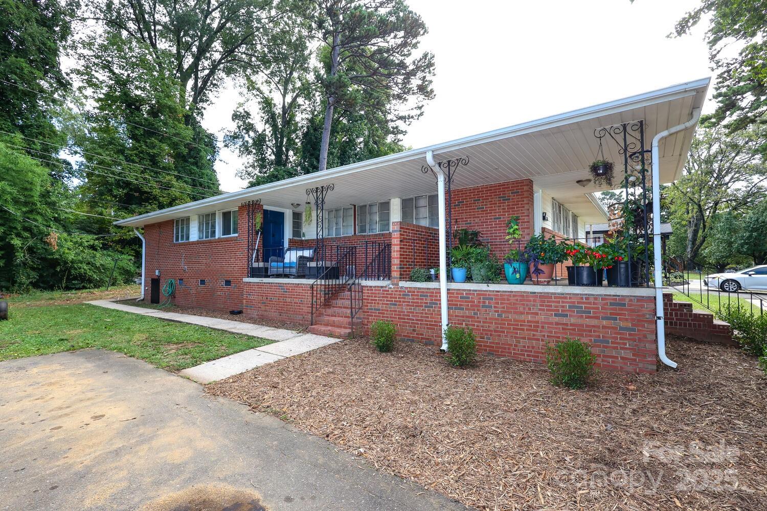 1424 Wembley Drive