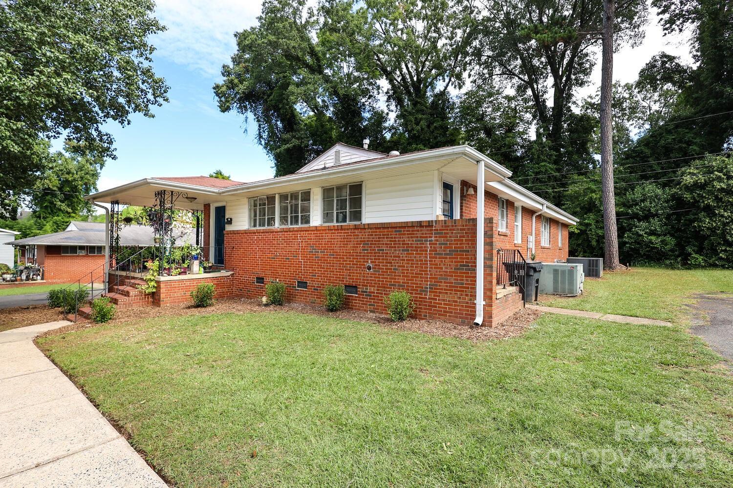 1424 Wembley Drive