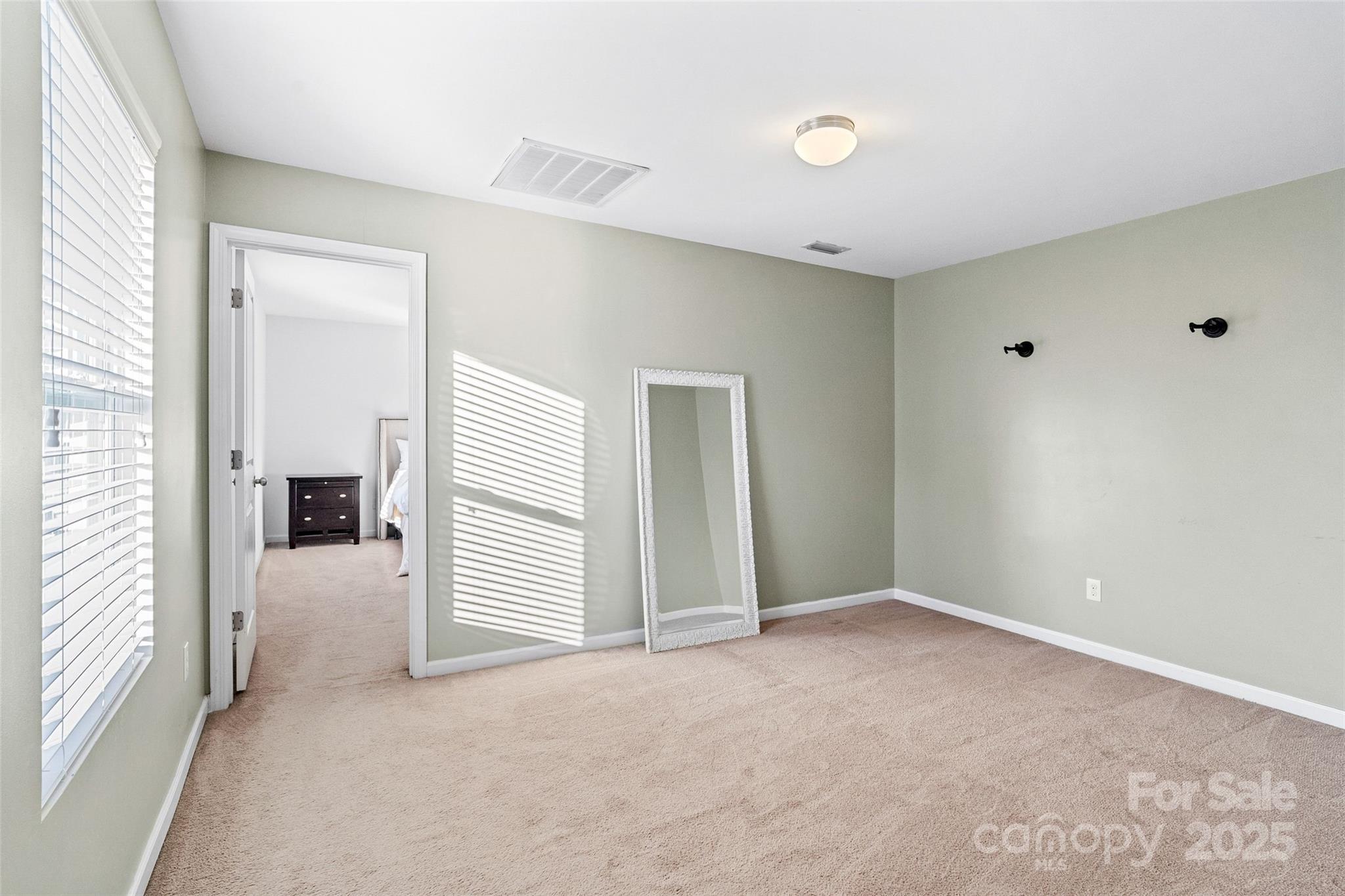 Ellis Pond - Residential