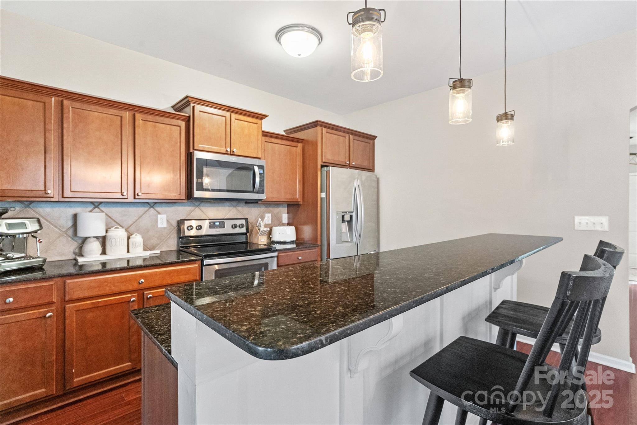 Ellis Pond - Residential